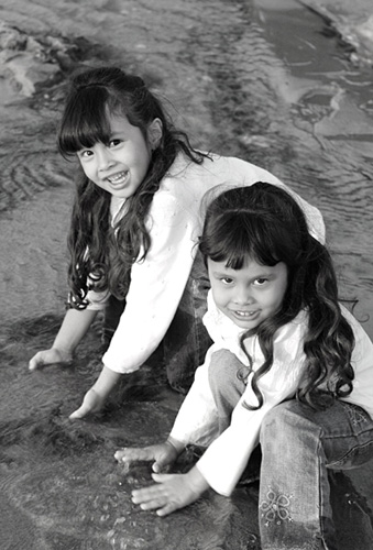 sisters_9988